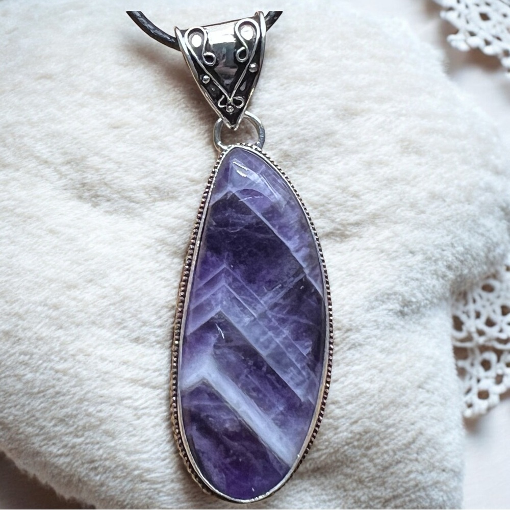 New Chevron Amethyst Crystal Stone Silver Overlay Vintage Style Pendant Necklace